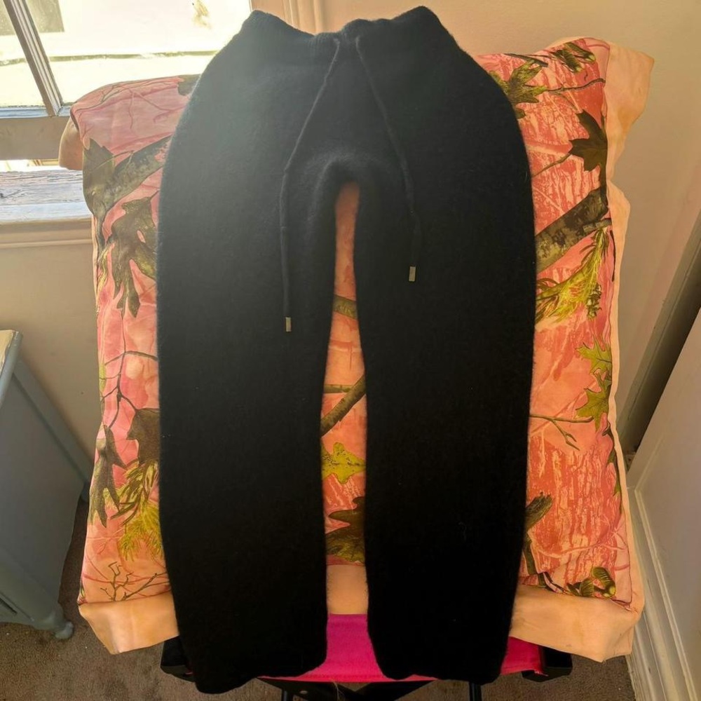 saks 5th ave 100% cashmere black wide leg designer sweatpants / lounge pants
